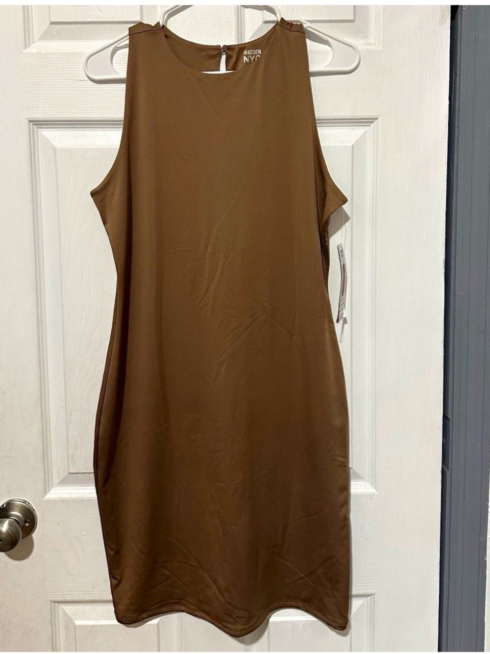 Sleeveless Brown Shift Dress with Keyhole Back